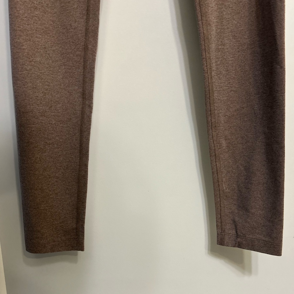 Like New Girlfriend Collective Compressive 7/8 Leggings in Limestone - Picture 8 of 11